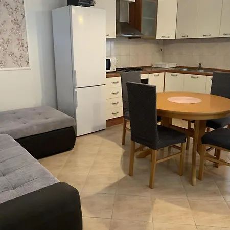 J&m 2 - One Bedroom With Terrace